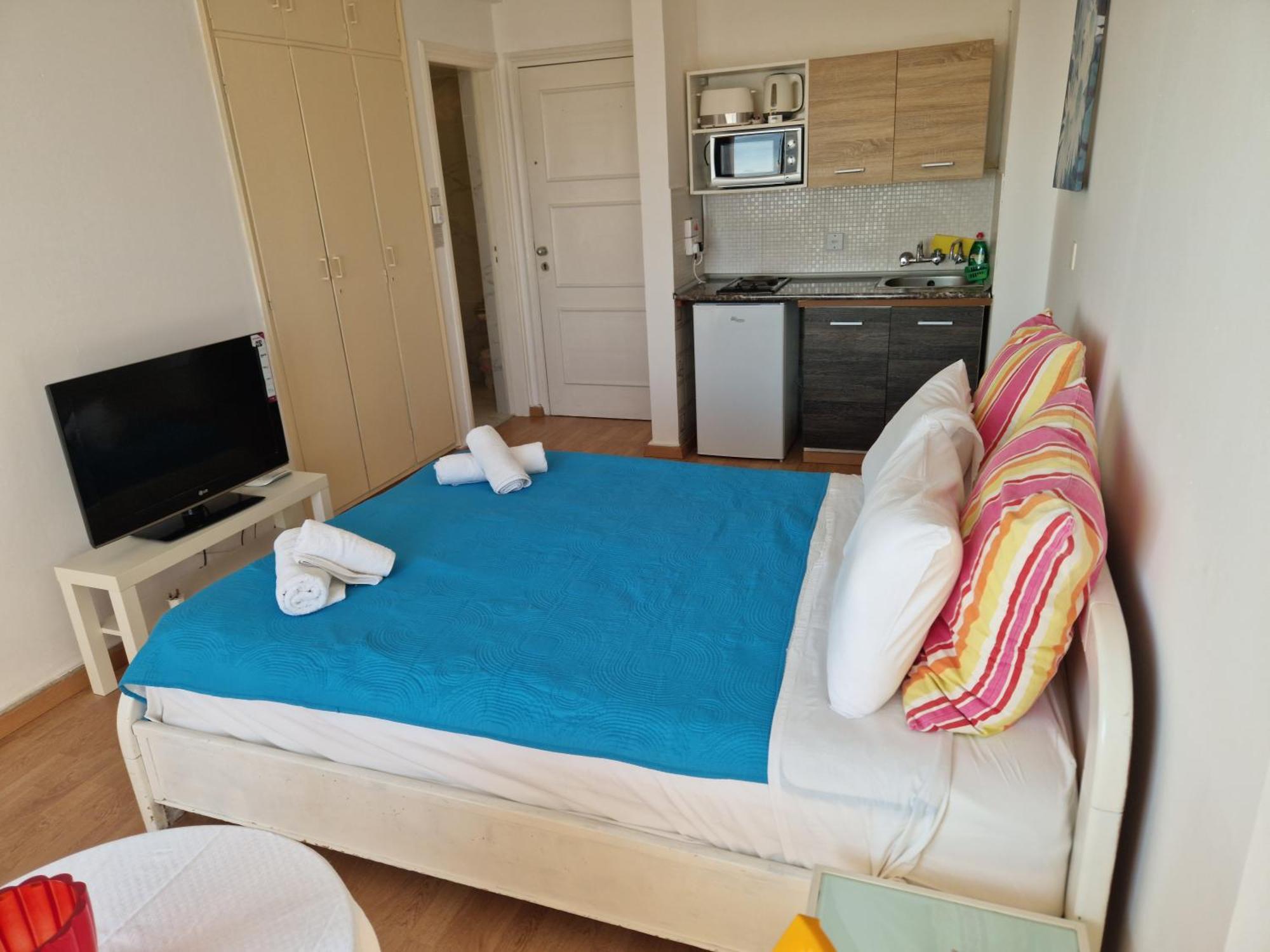 Kolonaki Seaview Apartments Larnaka Zimmer foto